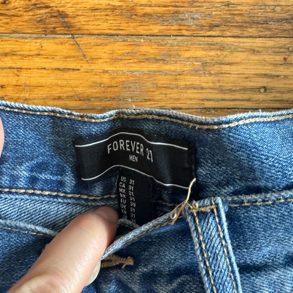 Distressed forever 21 shorts - Picture 3 of 3